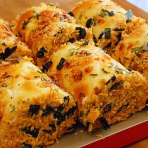 Scallion and Meat Loaf Bread Rolls