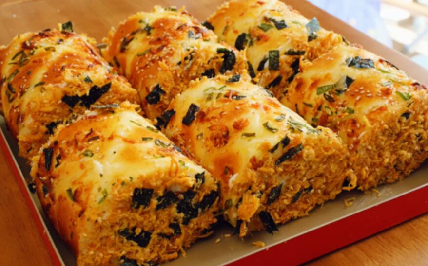 Scallion and Meat Loaf Bread Rolls