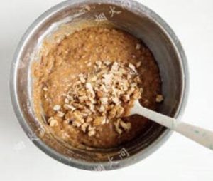 Jujube walnut cake