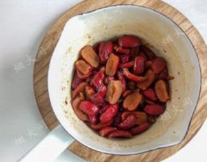 Jujube walnut cake