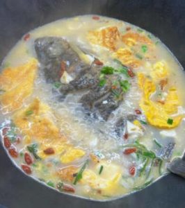 Crucian carp tofu soup
