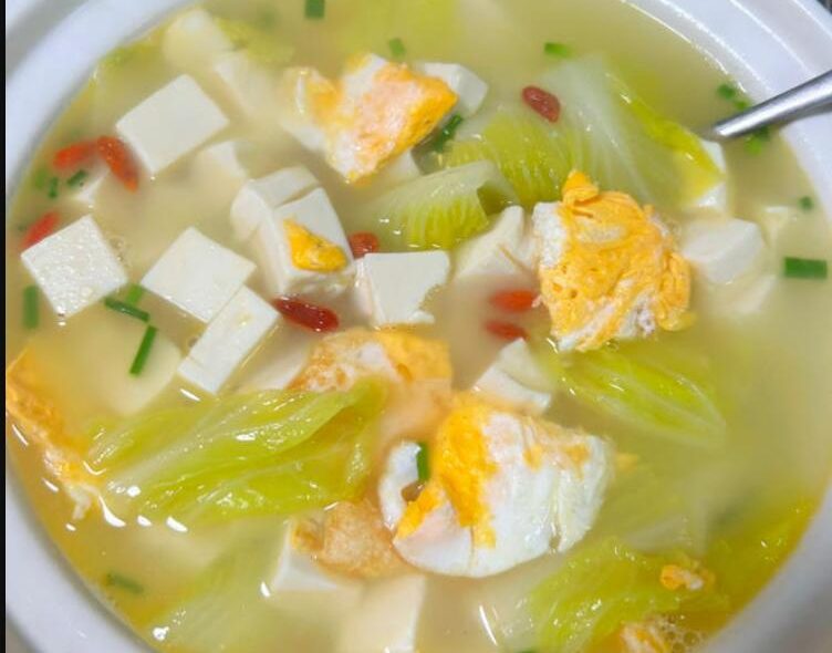 Cabbage and tofu soup
