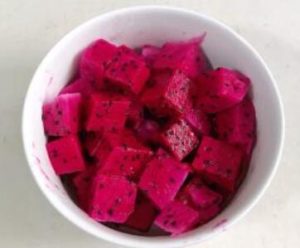 Dragon fruit steamed bun