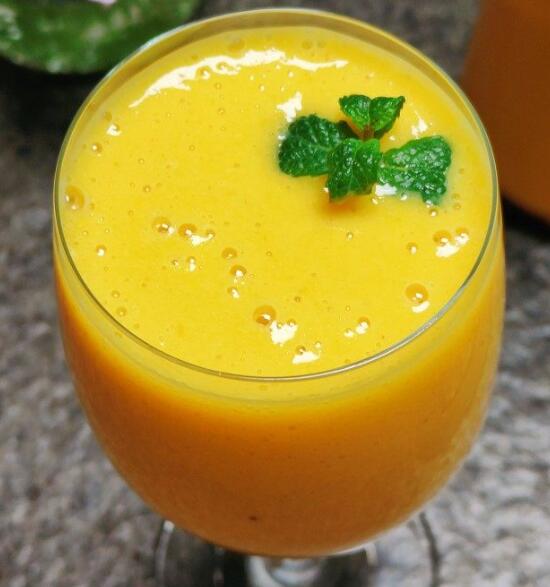Mango and Banana Smoothie